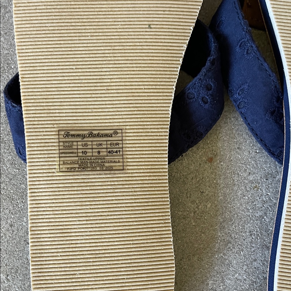 Tommy Bahama Women's Navy and Brown Flip Flop Sandals, Sz 10 - Picture 13 of 13